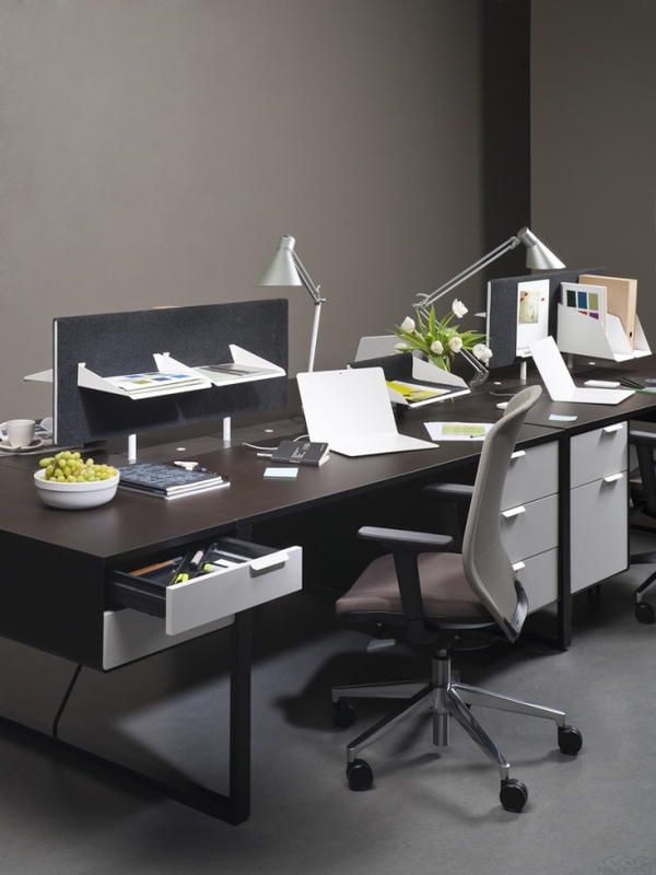 Thulema Metod office desks layout design_